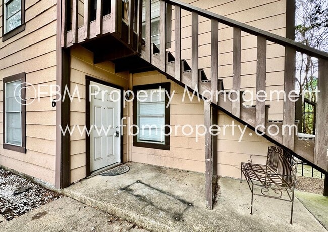 Building Photo - 2608 W Sycamore Ave