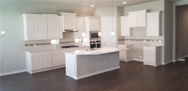 Building Photo - 908 Kingston Pl