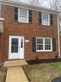 Building Photo - Come visit this cute 3 bedroom 1.5 bath in Chesapeake