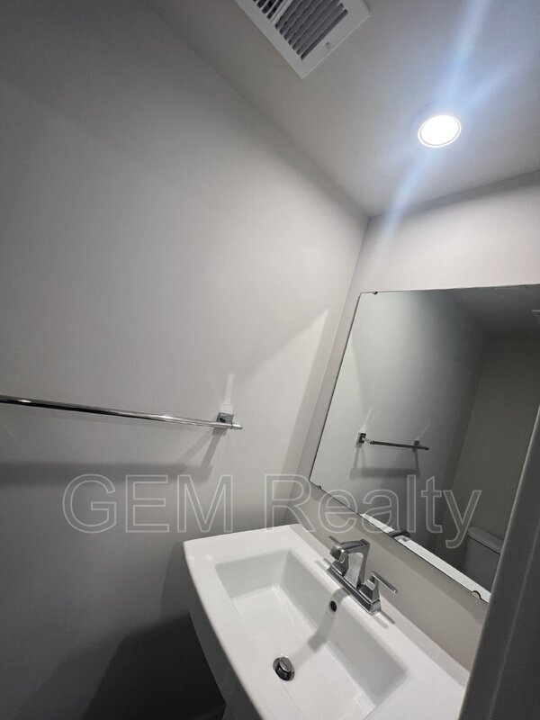 Building Photo - 1101 Rampart Dr