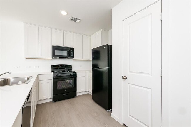 Building Photo - 12516 Huntington Rdg Wy