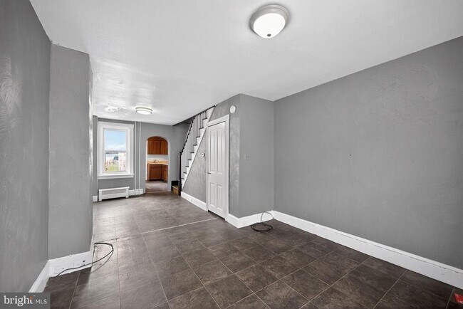 Building Photo - 1234 Mulberry St