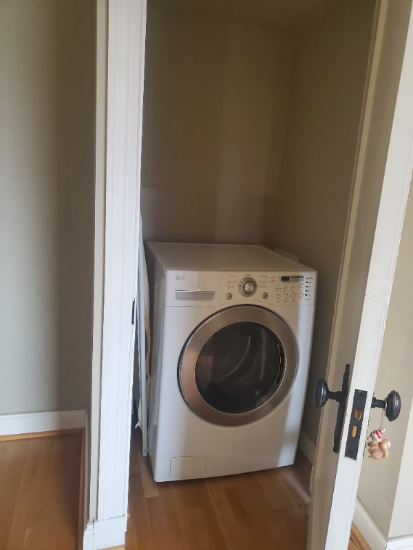 Building Photo - 15 E Kirby St