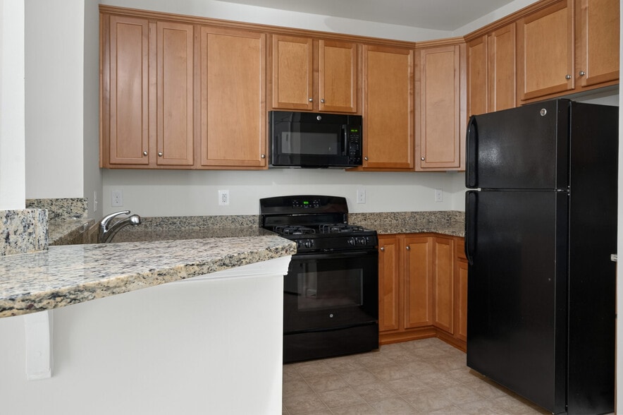 Kitchen - 42321 San Juan Ter