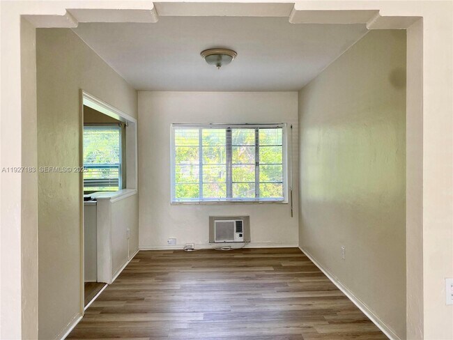 Building Photo - 673 NE 92nd St