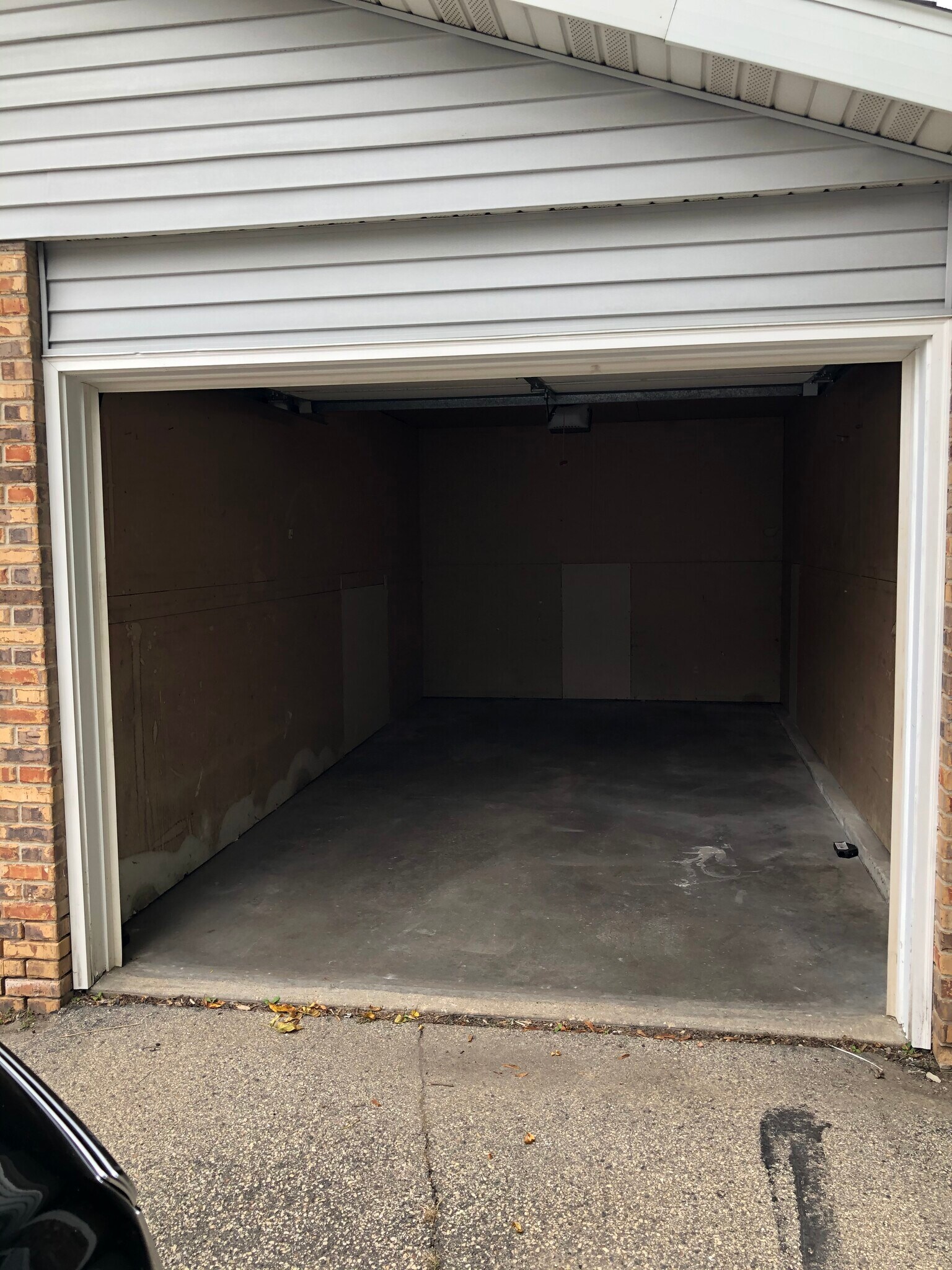 Garage - 4674 Hayes Rd