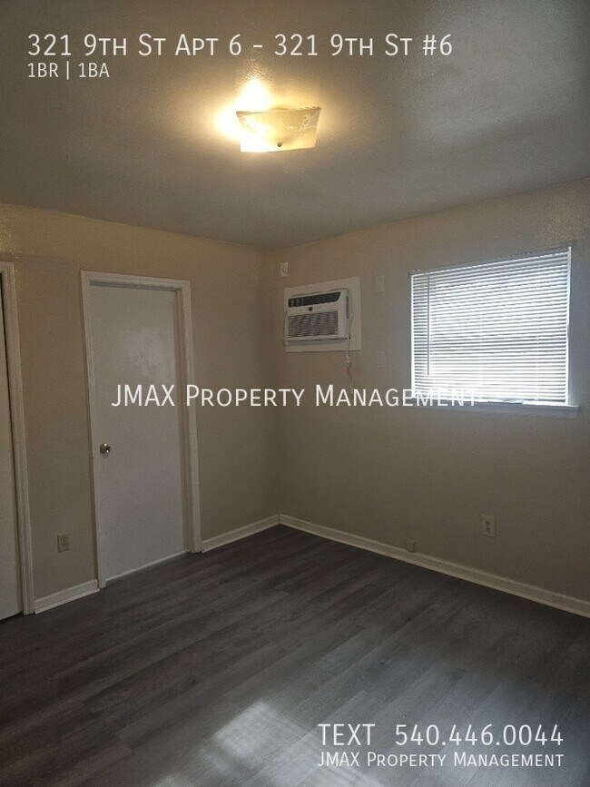 Building Photo - 321 9th St