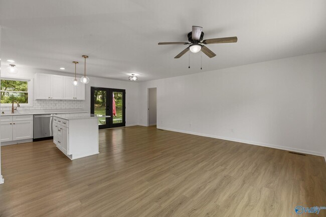 Building Photo - 1007 Cardinal Ave