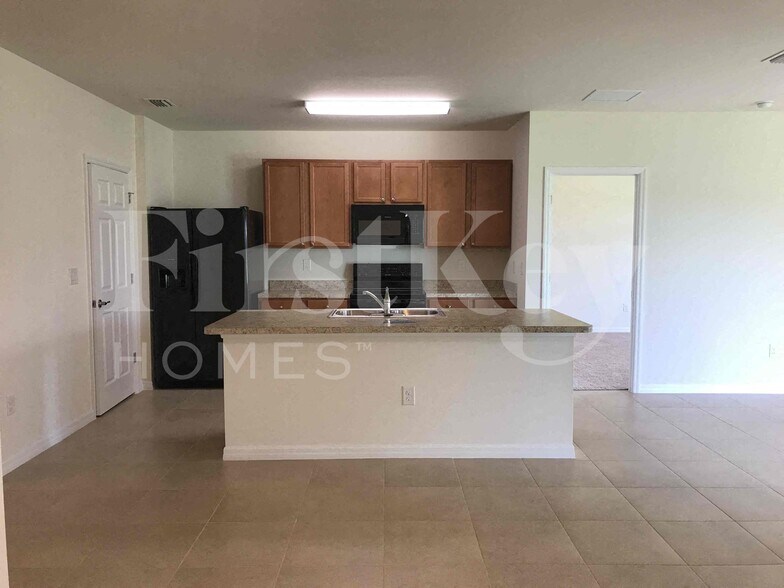 Building Photo - 629 SW 25th Terrace