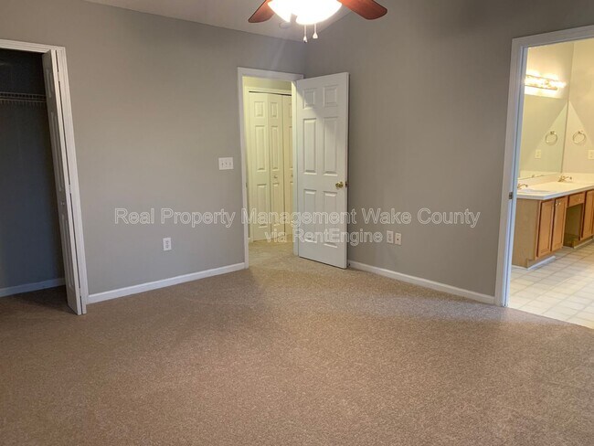 Building Photo - 400 Brierridge Dr