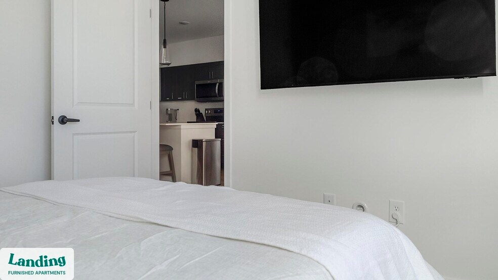 Building Photo - 650 N Main St