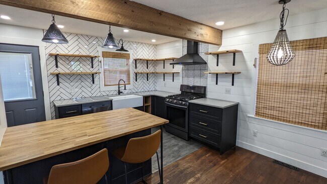 Building Photo - FABULOUS UPGRADED HOME IN CHAFFEE PARK INCL. WATER! MOVE-IN FEB. 1st!