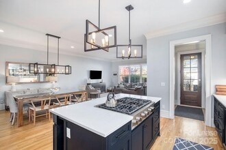 Building Photo - 407 Louise Ave