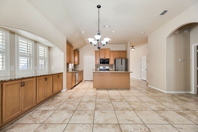 Building Photo - Luxury Living at FairWays North at Westridge