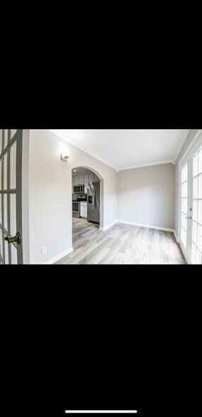 Building Photo - 2585 Marilee Ln