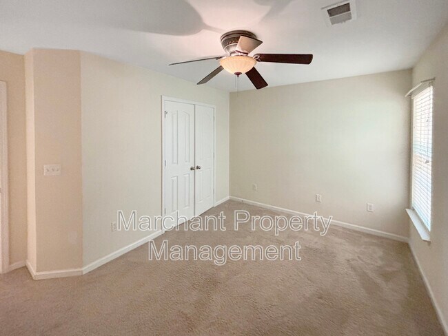 Building Photo - 304 Horsepen Way