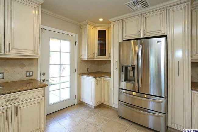 Building Photo - 430 N Bel Aire Dr