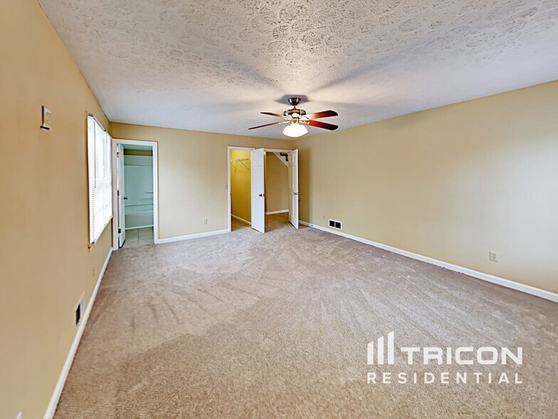 Building Photo - 429 Sugar Springs Way