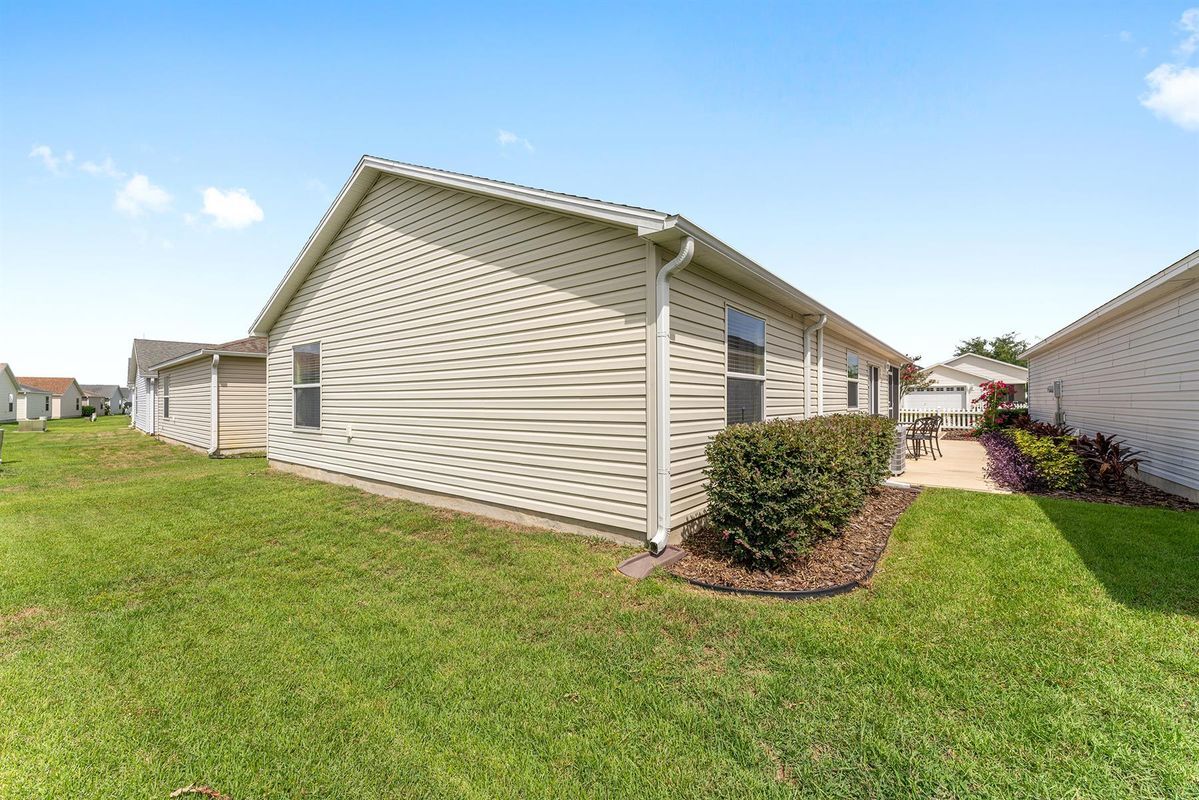 Building Photo - 1382 Viola Ct