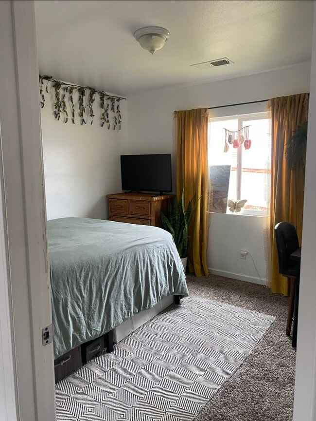 Building Photo - 1623 Drexel Dr