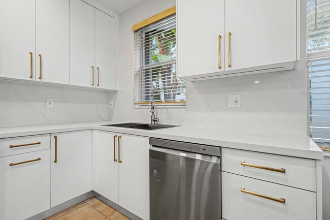 Building Photo - 1545 Seagrape Way