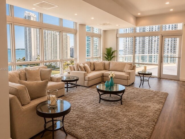 Building Photo - 300 S Biscayne Blvd