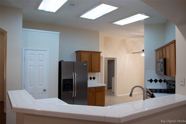 Building Photo - 4918 Pinder Ln