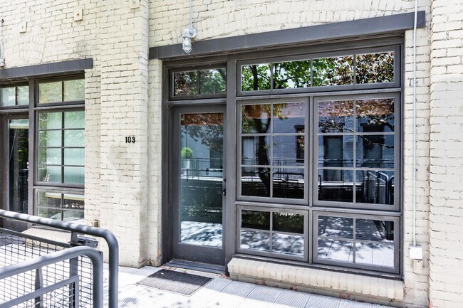 Primary Photo - Urban Apartment at Pierpont Lofts with Res...