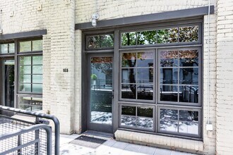 Building Photo - Urban Apartment at Pierpont Lofts with Res...