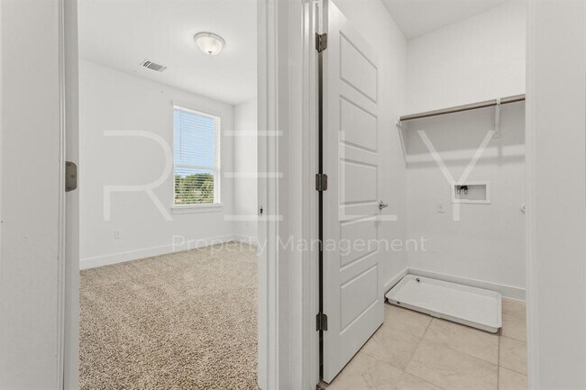 Building Photo - 11202 Gadsen Ln