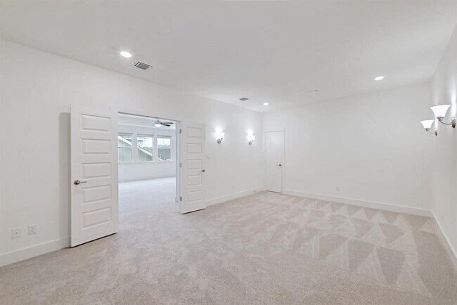 Building Photo - 206 Olivia Dr