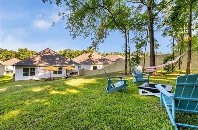 Building Photo - 2047 Hansel Hl Dr