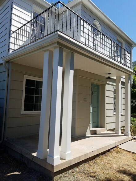 Building Photo - 1305 E Michigan Ave