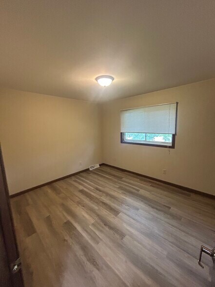 Building Photo - 3001 Churchill Dr