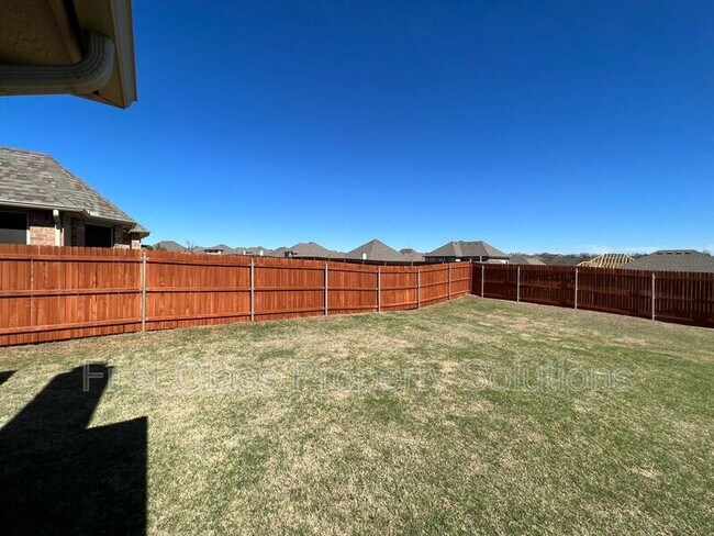 Building Photo - 3116 Drake Crest Dr