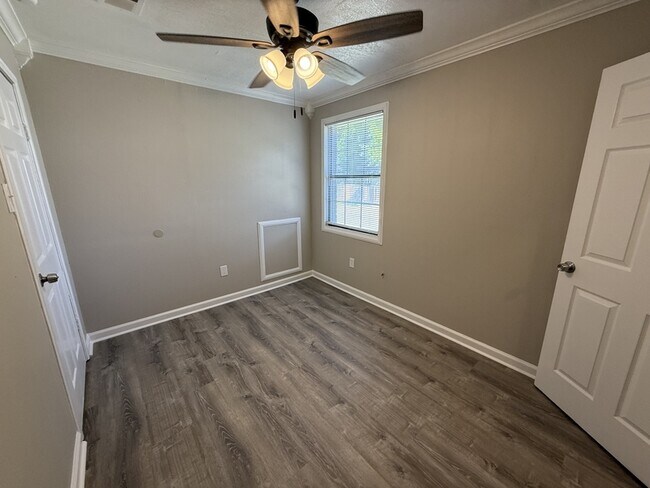 Building Photo - 1537 Boxwood St