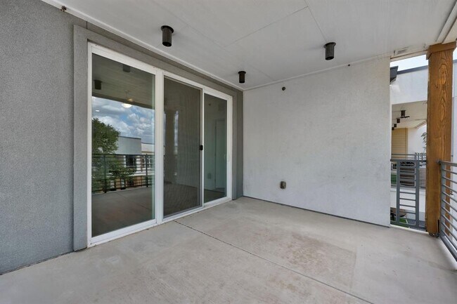 Building Photo - 4801 Springdale Rd