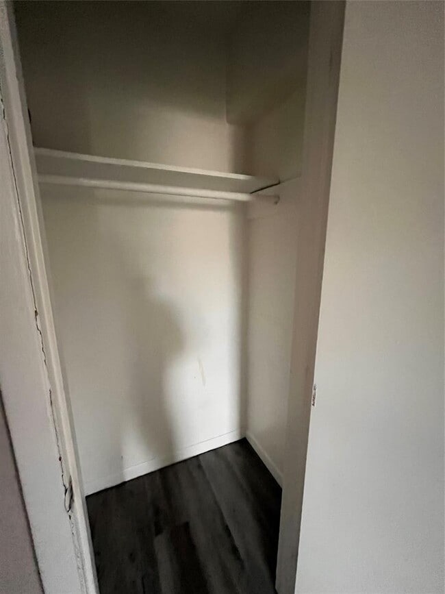 Building Photo - 3106 Duval St