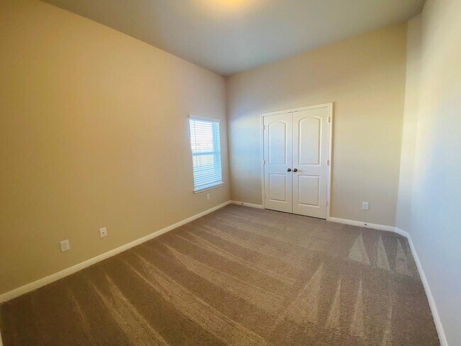 Building Photo - 5205 Leaning Tree