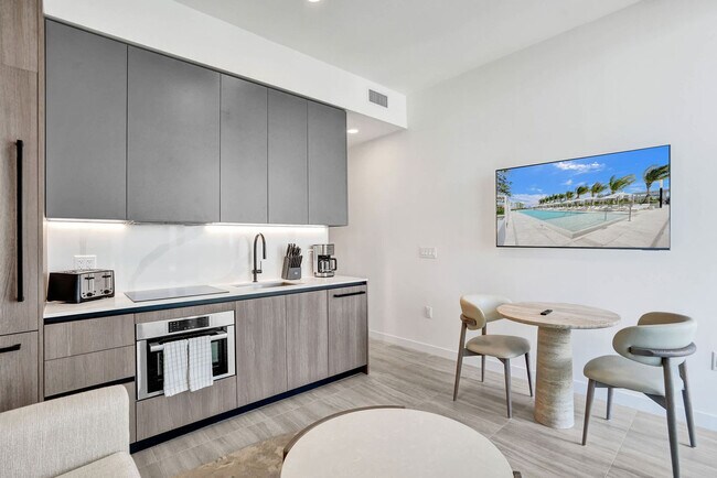 Building Photo - 580 72nd St