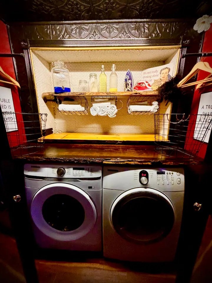 Laundry - 201 S Hoskins Rd