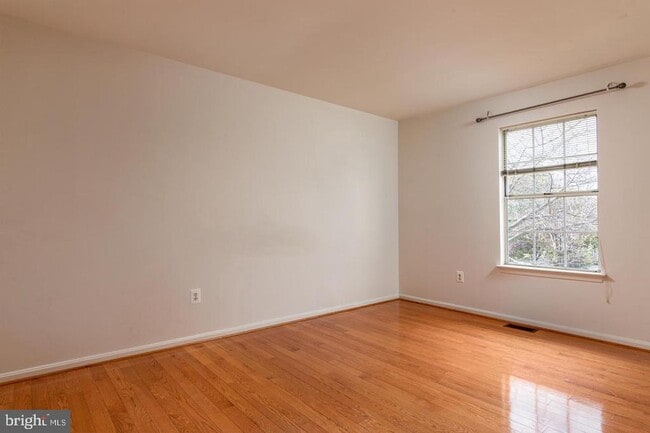 Building Photo - 8734 Ruppert Ct