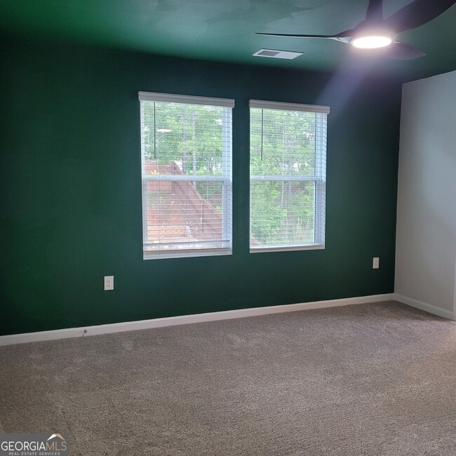 Building Photo - 220 River Meadow Dr