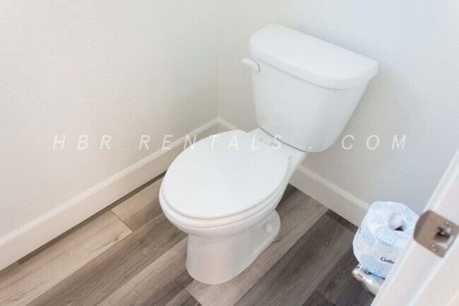 Building Photo - Ellis Neighborhood  | Spacious Single-Stor...