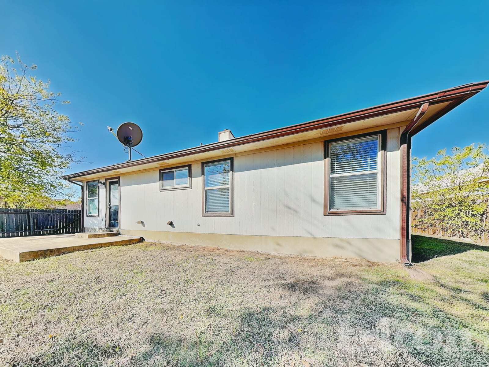 Building Photo - 228 Fall Creek Dr