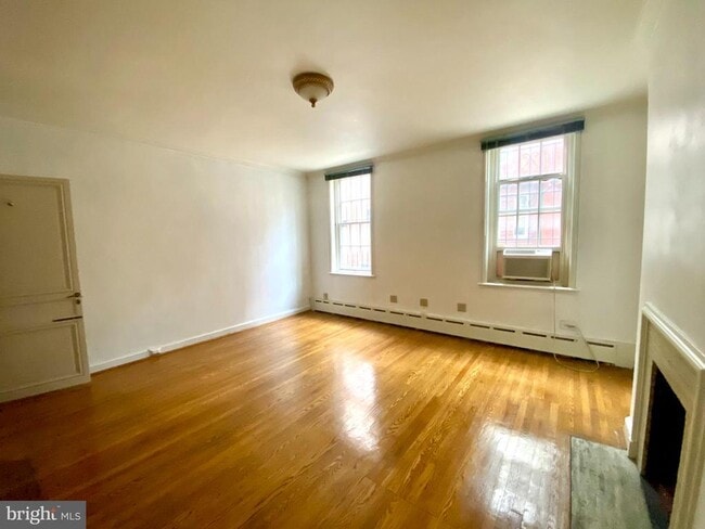 Building Photo - 1709 Rittenhouse Square