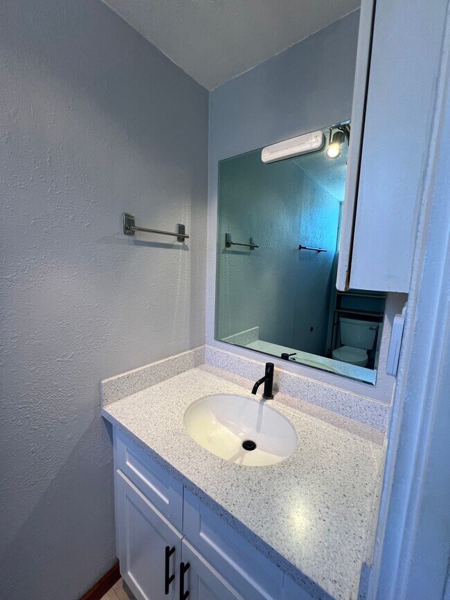 Building Photo - 392 sqft Studio with 1-bathroom, 1-parking in Palolo Gardens