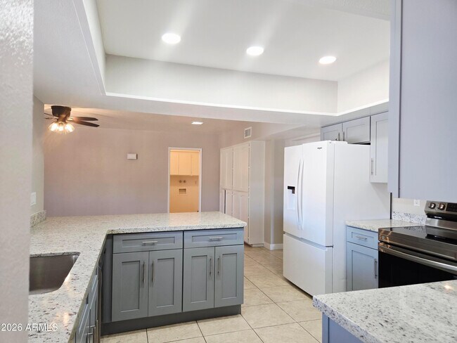 Building Photo - 5132 W Las Palmaritas Dr