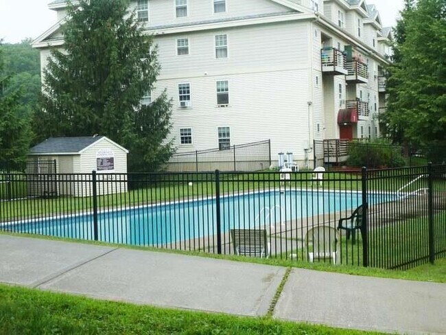 Building Photo - 267 Hildred Dr