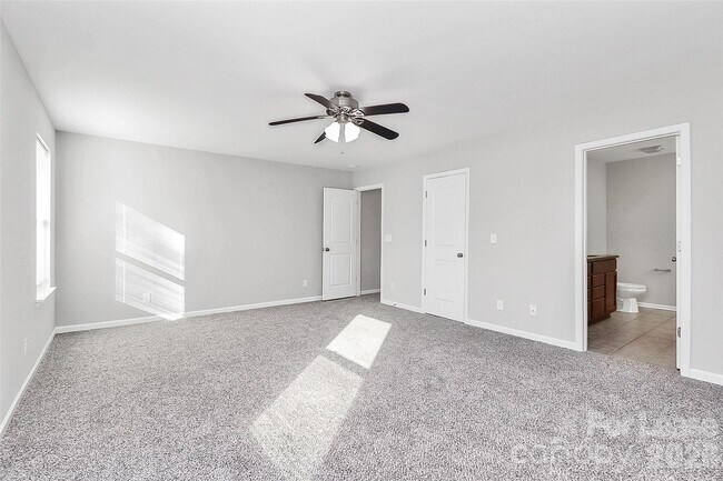 Building Photo - 8116 Dumphries Dr